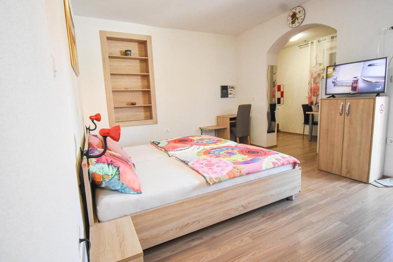 Apartmaji Sobe Zvezda Pobegi Ngoại thất bức ảnh